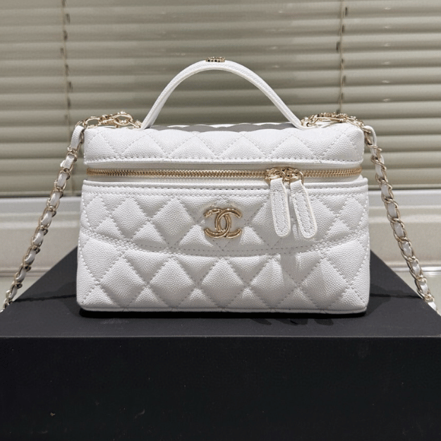 Chanel Vanity With Chain White 7.9 Inches