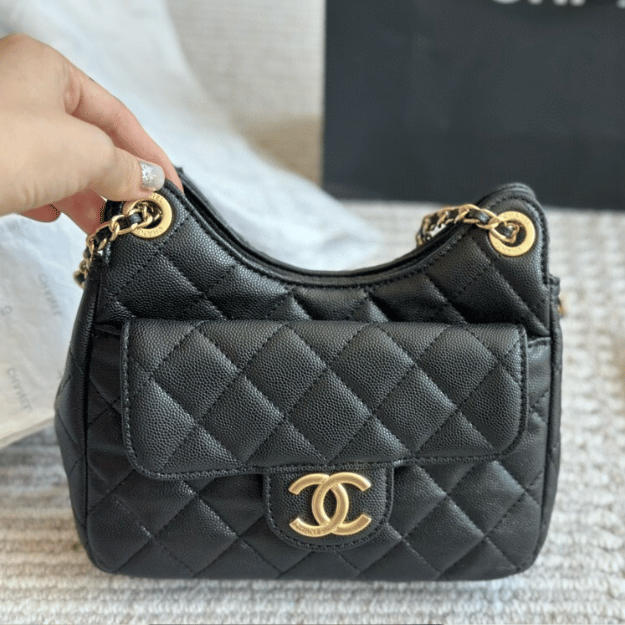 Chanel 22 Hobo/Shoulder Bag With Flap Pocket Black 7.5 Inches