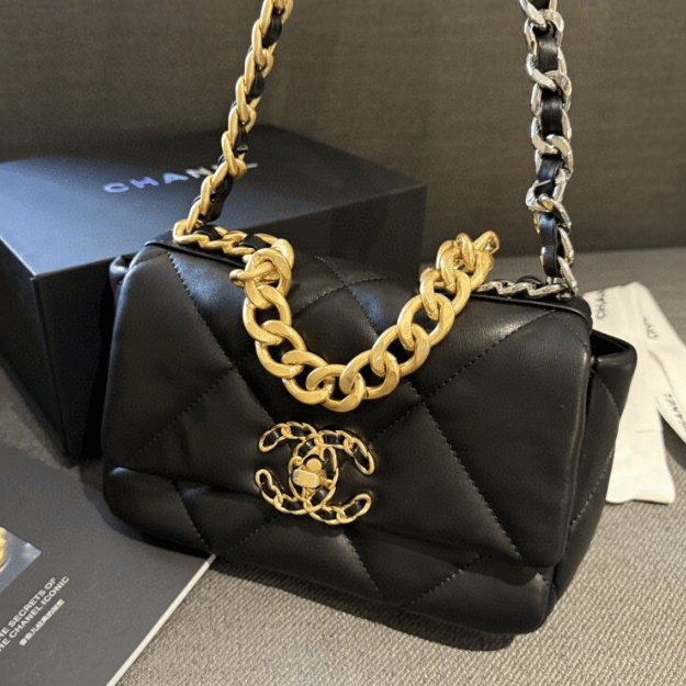 Chanel 19 Flap Bag Black 7.9 Inches AS1160-B04852-94305
