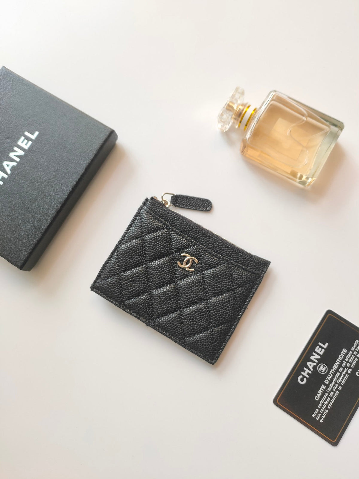 Chanel Zipped Card Holder 11.5 Black Grained Calfskin Gold Icon