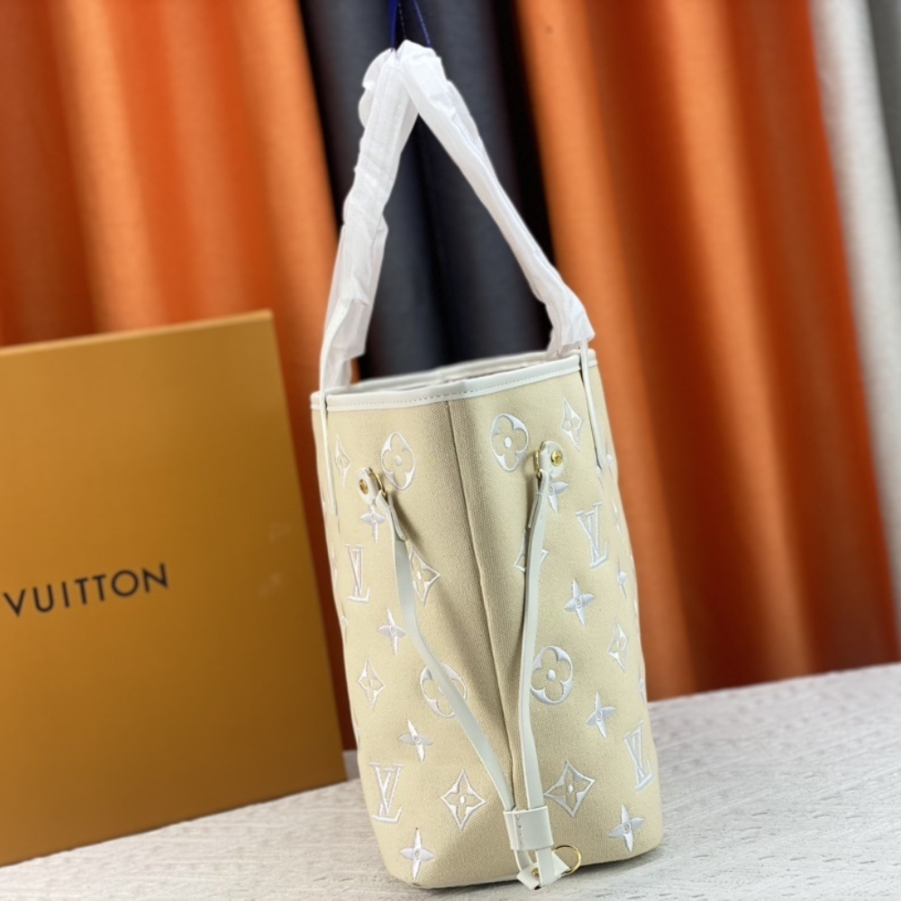 Louis Vuitton Neverfull MM Monogram Giant By The Pool White On Beige 12.2 Inches M22838