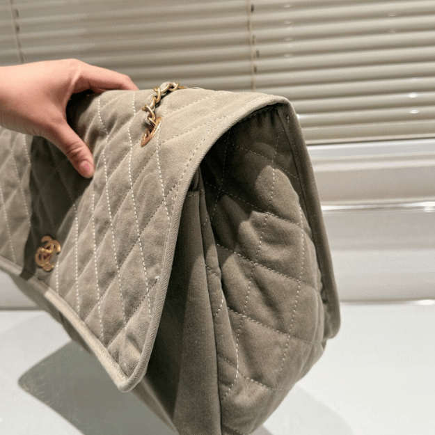 Chanel Vintage-Style Flap Bag Khaki 15.7 Inches