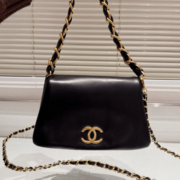 Chanel Vintage-Style Flap Bag Black 11.0 Inches