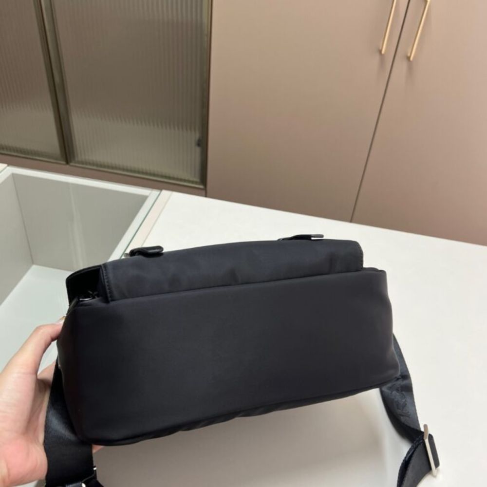 Prada Re Nylon Shoulder Bag Black 11.8 Inches 1Bd953 Rv44 F0002 V B1M