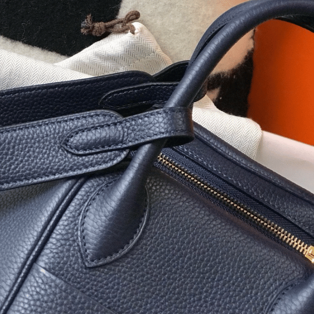 Hermès Lindy 26 Bag Navy Blue 10.2 Inches