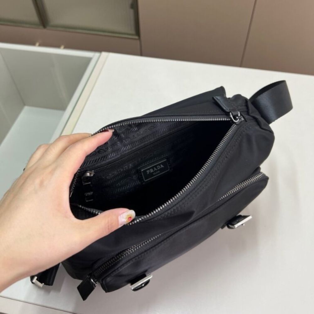 Prada Re Nylon Shoulder Bag Black 11.8 Inches 1Bd953 Rv44 F0002 V B1M
