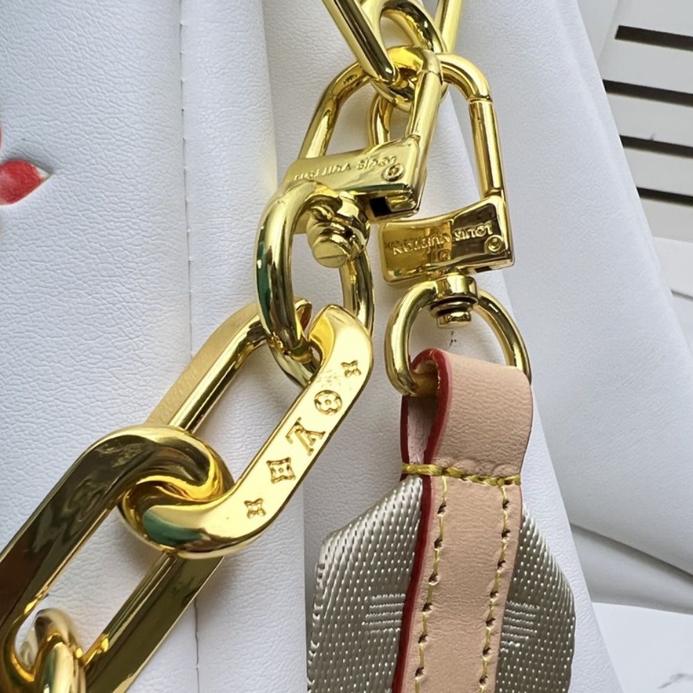 Louis Vuitton Bolso Coussin PM White 10.2 Inches M21209